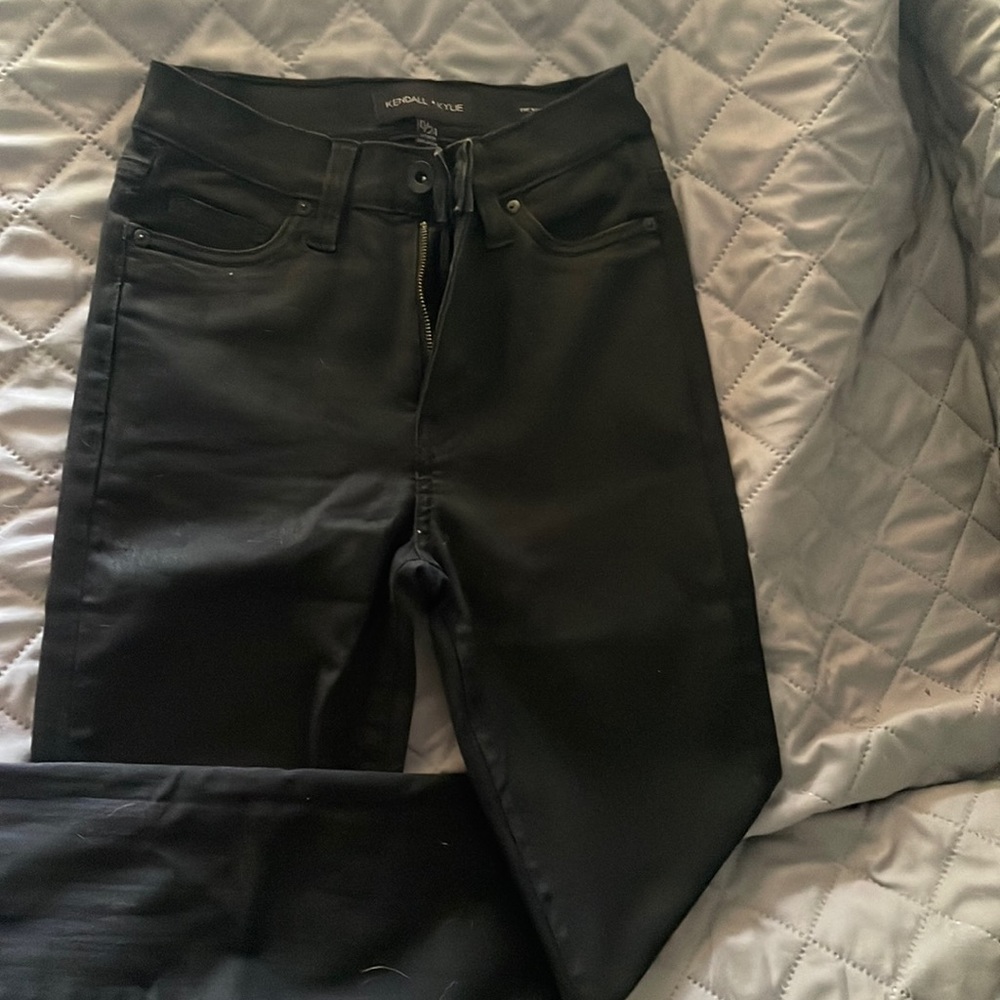 black skinny Kendall and Kylie jeans